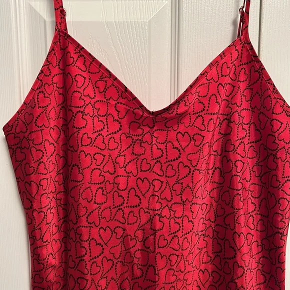Red heart satin nightgown. Size L - Picture 2 of 4